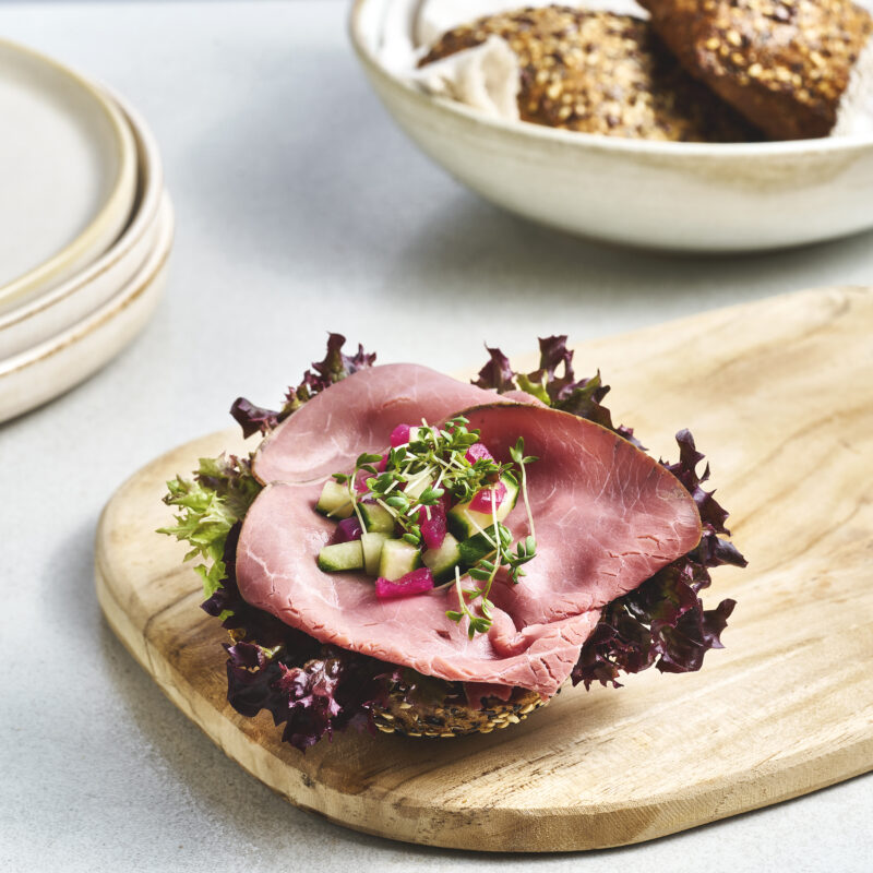 Rundstykke med roastbeef og pepperrotkrem